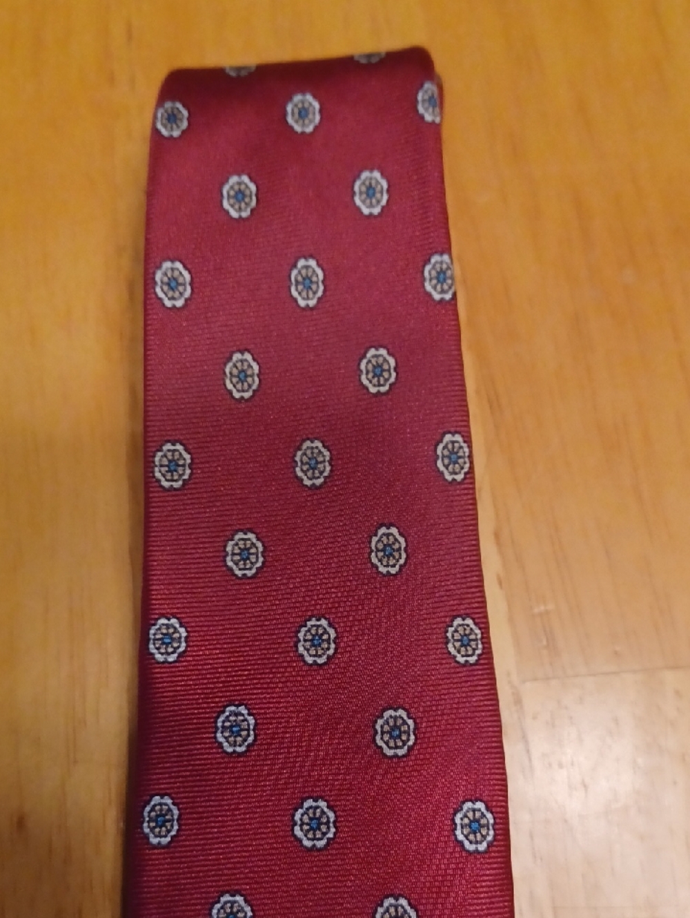 Christian Dior 100% Silk Red Patterned Silk Tie Needs Cleaning And Slight Repair - Picture 6 of 7